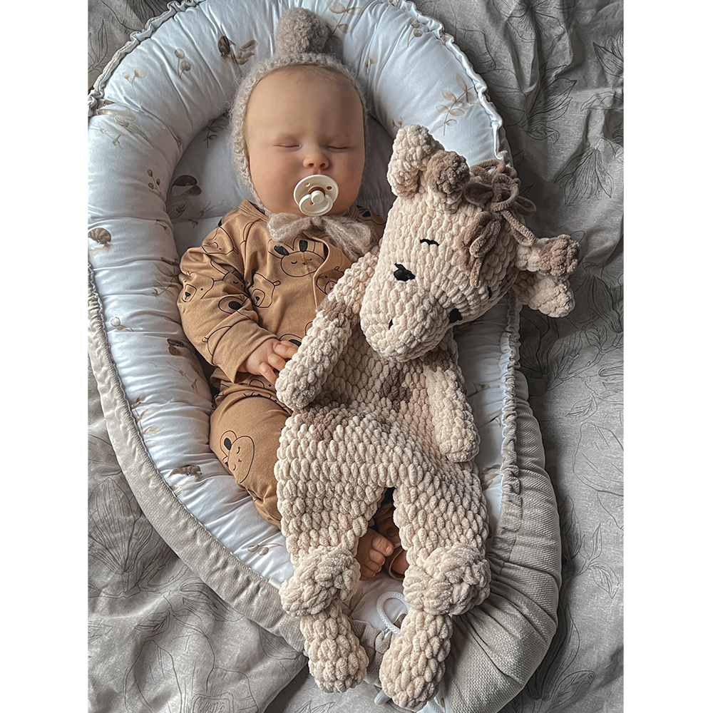 Plushie Sleeping Toy, Comforter – Giraffe – Baltic Tiny Knit is a
