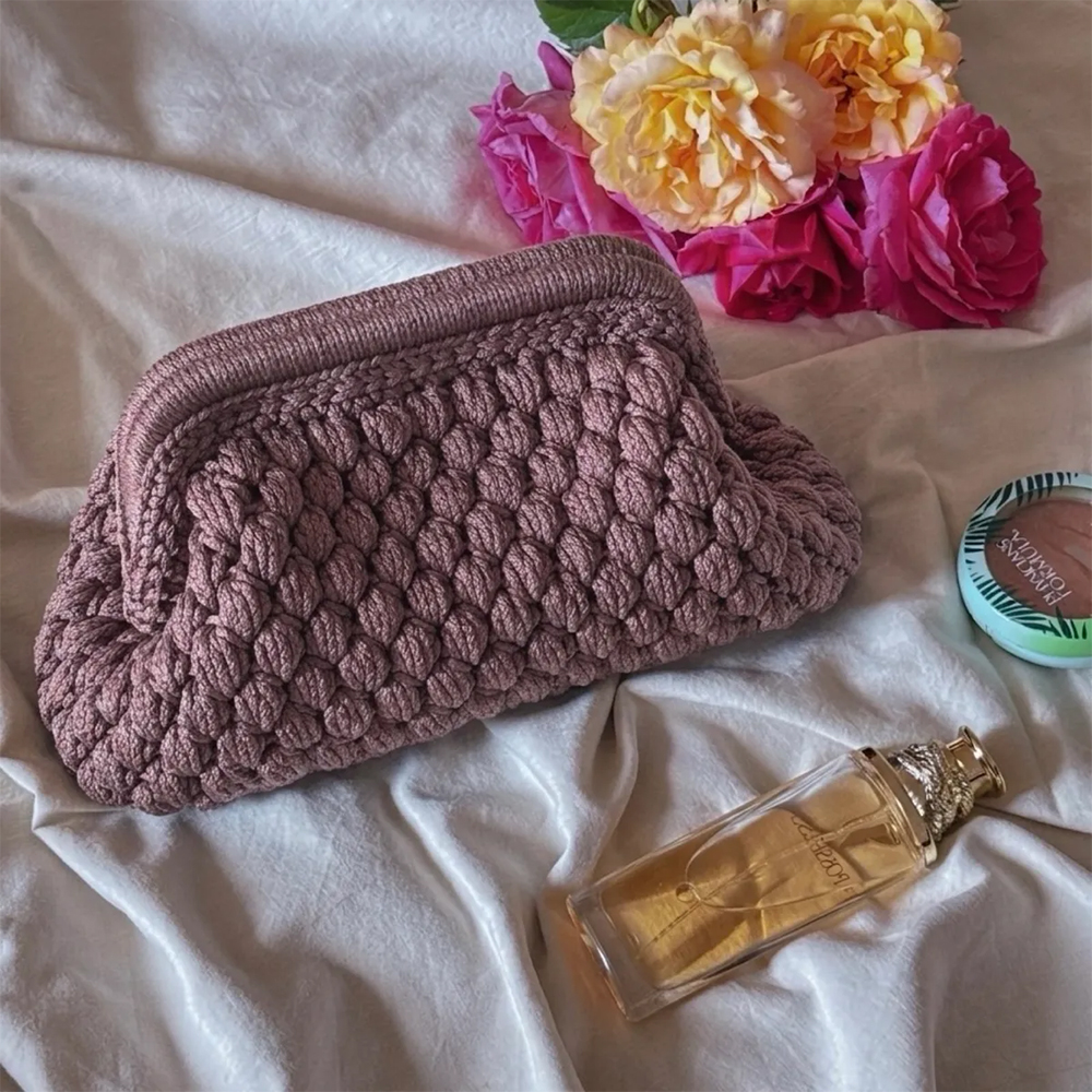 Crochet Cloud Clutch with Hidden Metal Locker - Pale Purple_0000_6c635a